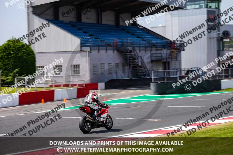 donington no limits trackday;donington park photographs;donington trackday photographs;no limits trackdays;peter wileman photography;trackday digital images;trackday photos